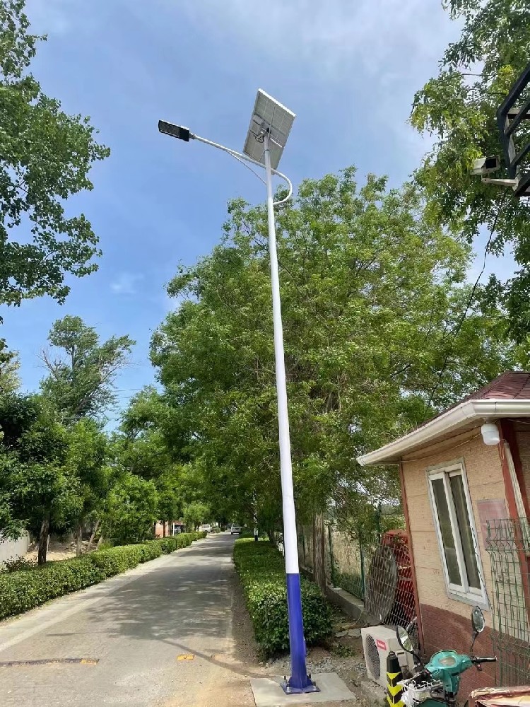 安徽六安市某小鎮太陽能路燈